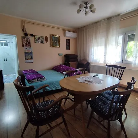 Smestaj Veljkovic * בלה צרקבה